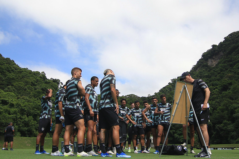 Temporada Nem Come Ou E O Botafogo J Tem Enorme Problema Para Resolver